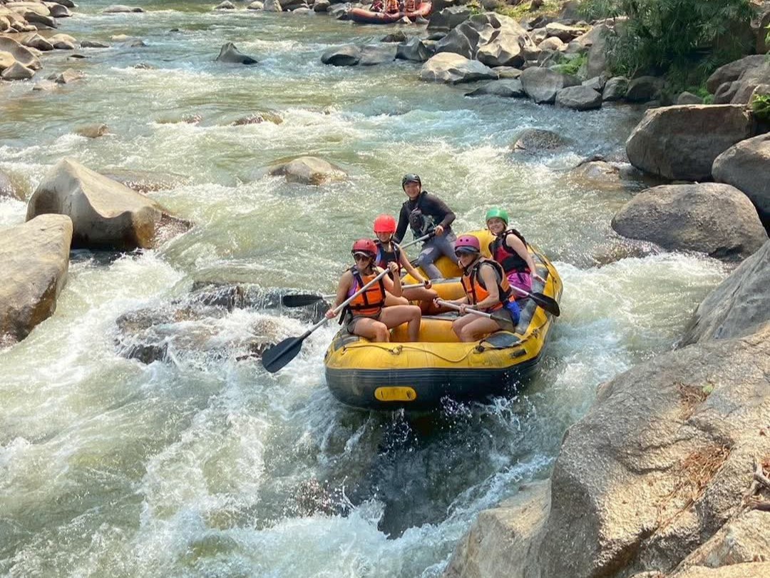 Descenso en rafting por un río de Chiang Mai