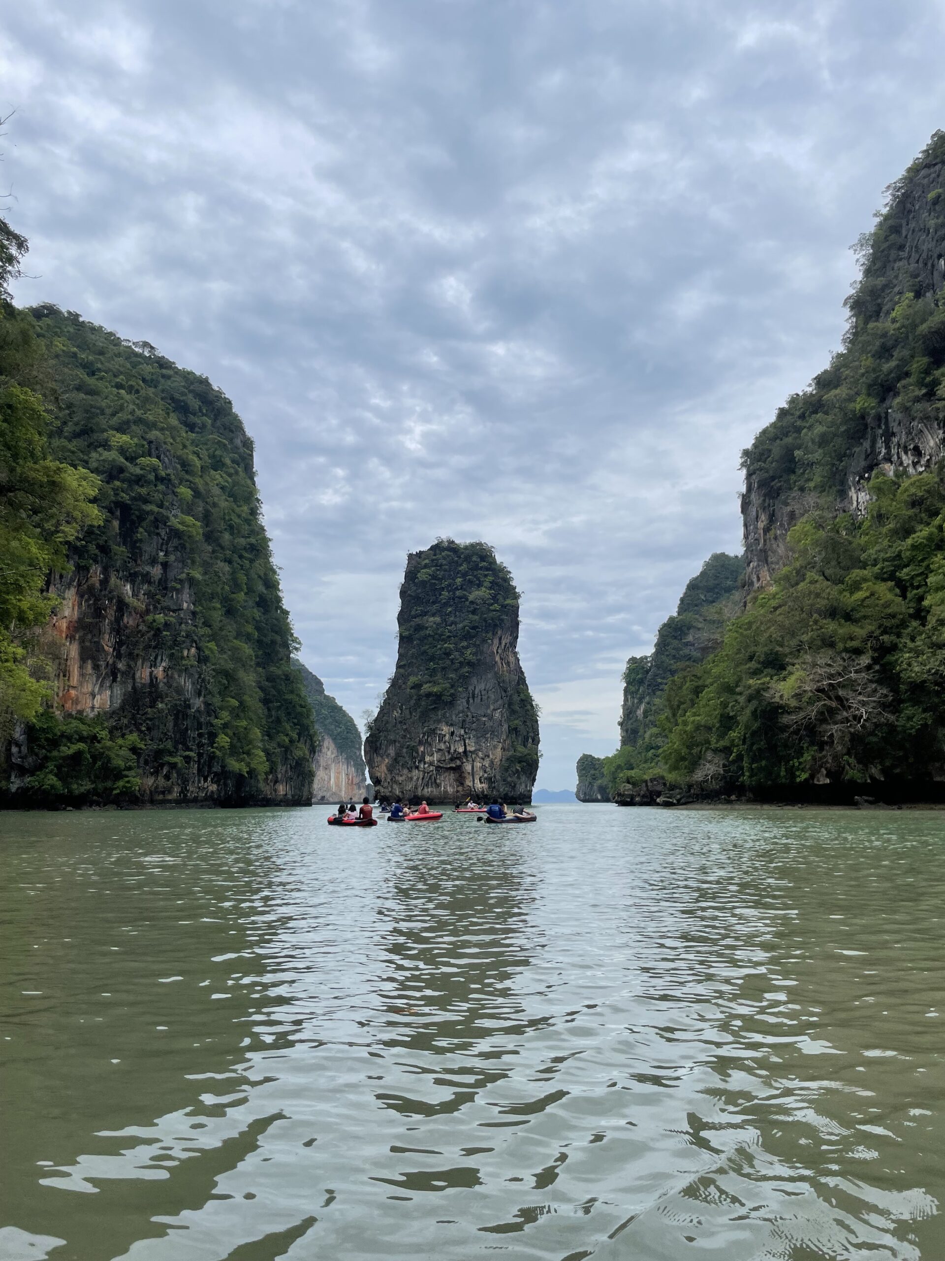 Isla James Bond en la bahía de Phang Nga, Tailandia