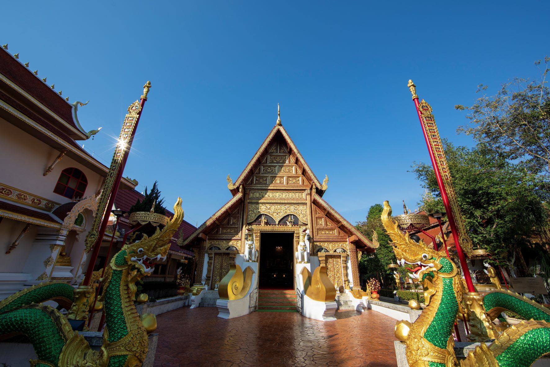 Excursión en español al templo Wat Phra Singh de Chiang Mai.