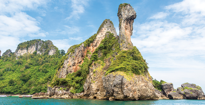 Chicken Island en Krabi con sus aguas turquesas y formación rocosa